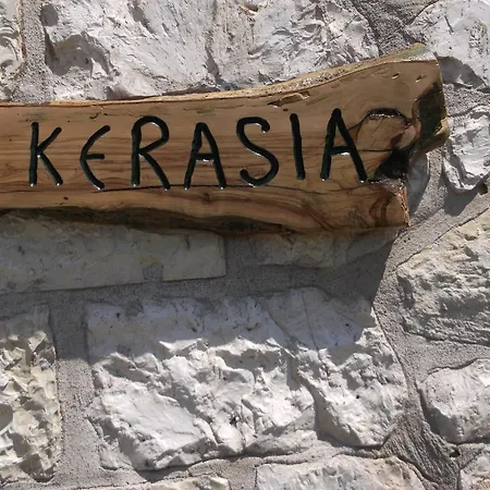 בית כפרי Stone Sívros