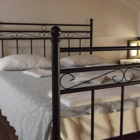 בית כפרי Stone *