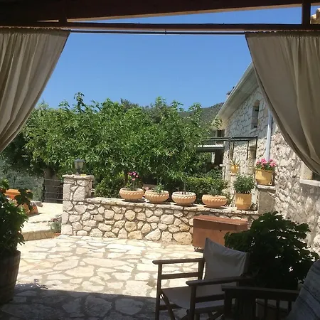 בית כפרי Stone