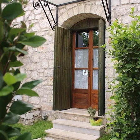 Stone בית כפרי *