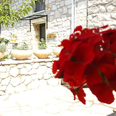 Πανσιόν Stone Σύβρος